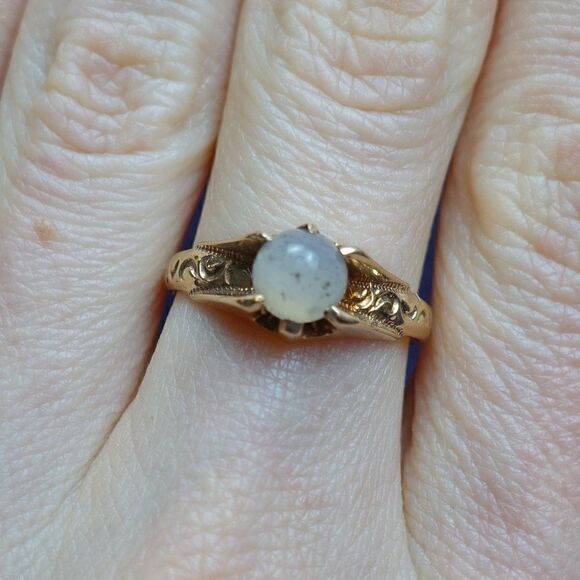 spotted agate ring with crescent moon detail in 10K YG - Picture 2 of 6